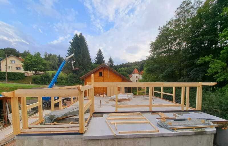 Extension d'un chalet avec une structure bois poteau - poutre - Vue 3